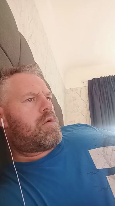 jonnyx5 live cam on Cam4