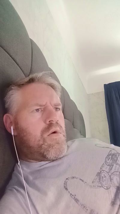 jonnyx5 live cam on Cam4
