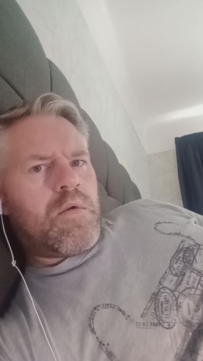 jonnyx5 live cam on Cam4