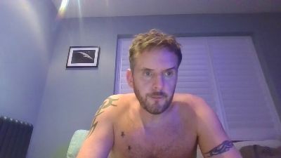jontomas88 live cam on Cam4