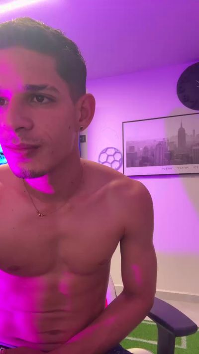 jordancool09 live cam on Cam4