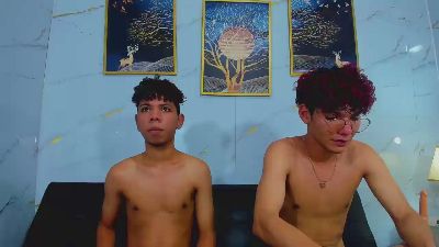 josetwin_group1 live cam on Cam4