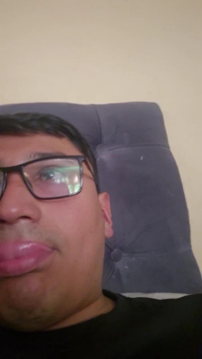jovenhot243 live cam on Cam4