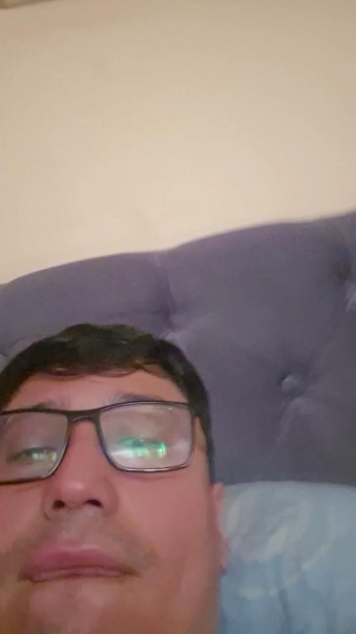 jovenhot243 live cam on Cam4