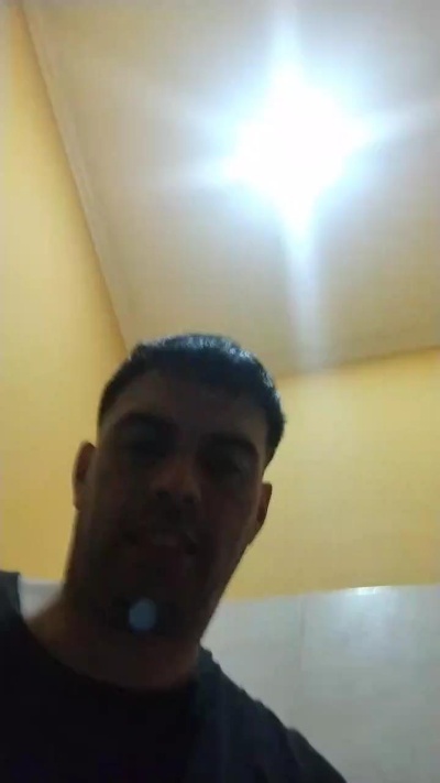 juampy25 live cam on Cam4