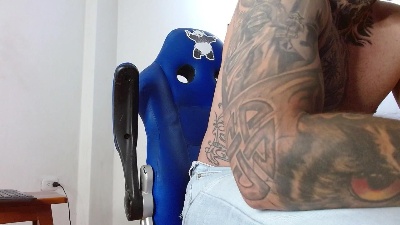 juan_hernandez live cam on Cam4