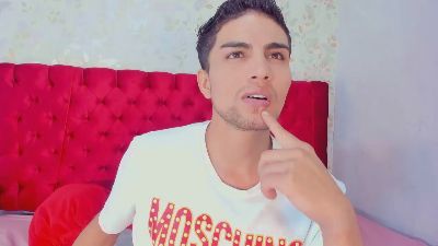 juanga_briel live cam on Cam4