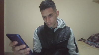 juanignacio19 live cam on Cam4