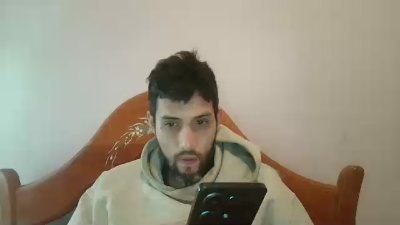 juanignacio19 live cam on Cam4