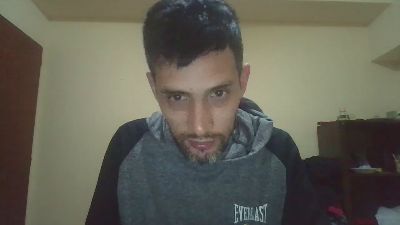 juanignacio19 live cam on Cam4