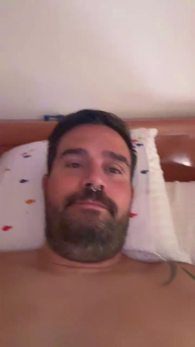 juanjo4 live cam on Cam4