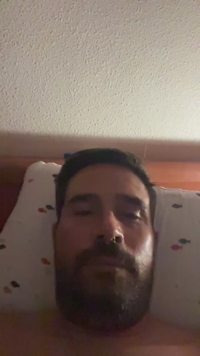 juanjo4 live cam on Cam4