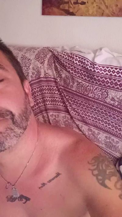juguetron_xxx live cam on Cam4