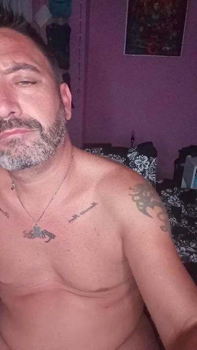 juguetron_xxx live cam on Cam4