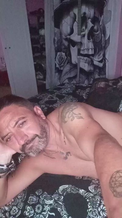 juguetron_xxx live cam on Cam4