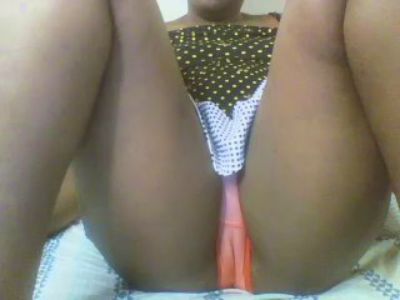 juicy_bella live cam on Cam4