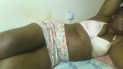 juicy_bella live cam on Cam4