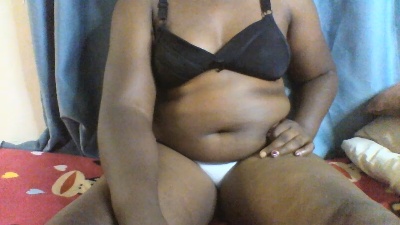 juicy_bella live cam on Cam4