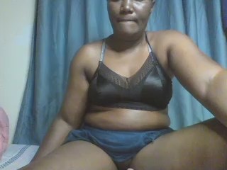 juicy_bella live cam on Cam4
