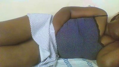 juicy_bella live cam on Cam4