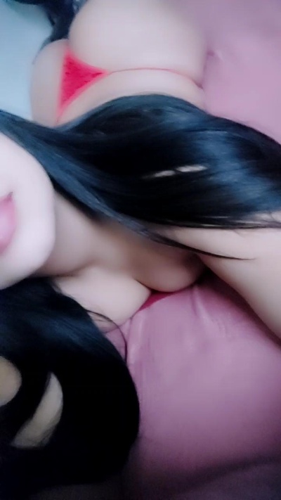 jujualmeida4 live cam on Cam4