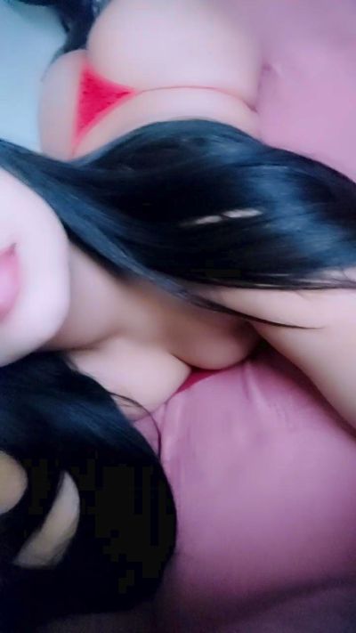 jujualmeida4 live cam on Cam4