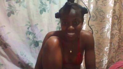 juliahchoco live cam on Cam4