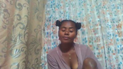 juliahchoco live cam on Cam4