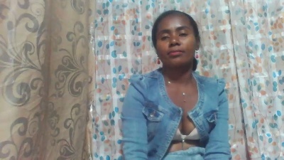 juliahchoco live cam on Cam4