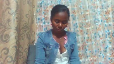 juliahchoco live cam on Cam4