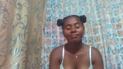 juliahchoco live cam on Cam4