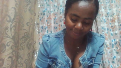 juliahchoco live cam on Cam4
