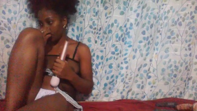 juliahchoco live cam on Cam4