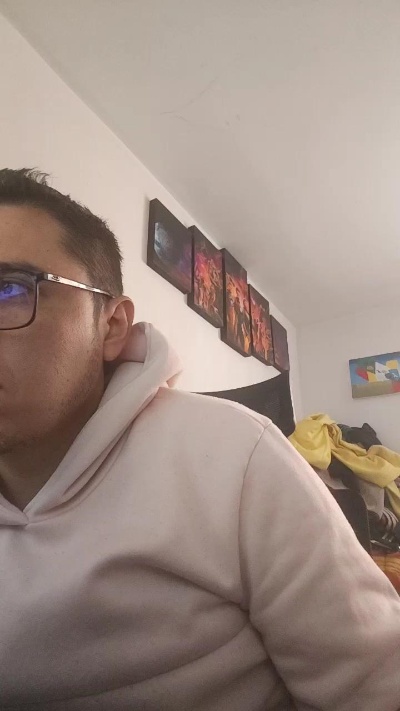 julian9113sexy live cam on Cam4