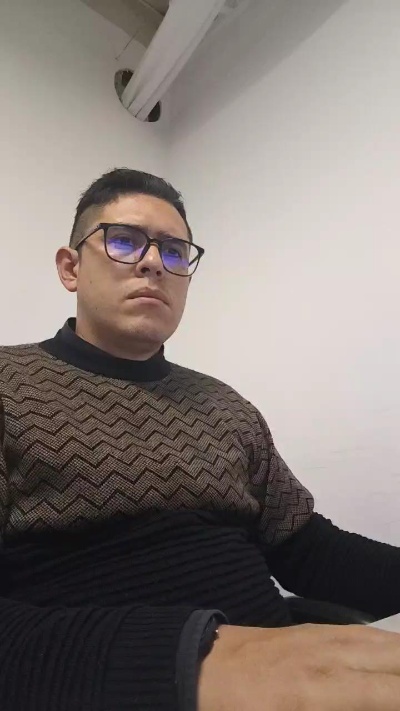 julian9113sexy live cam on Cam4