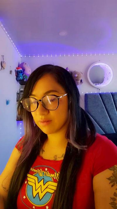 julibella_swee4 live cam on Cam4
