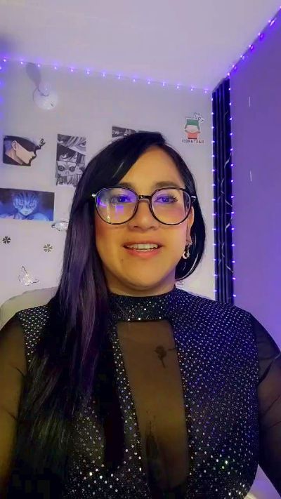 julibella_swee4 live cam on Cam4