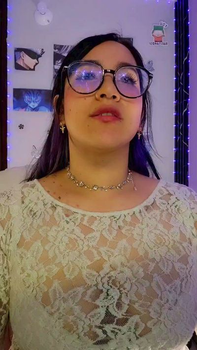 julibella_swee4 live cam on Cam4