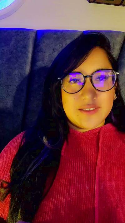 julibella_swee4 live cam on Cam4