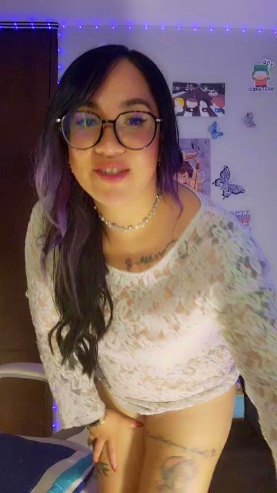 julibella_swee4 live cam on Cam4