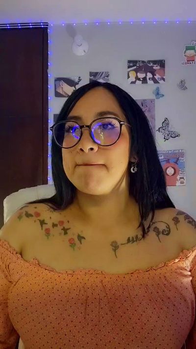 julibella_swee4 live cam on Cam4