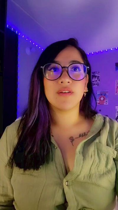 julibella_swee4 live cam on Cam4