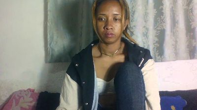 juliesexy87 live cam on Cam4