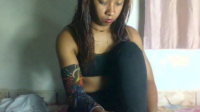 juliesexy87 live cam on Cam4