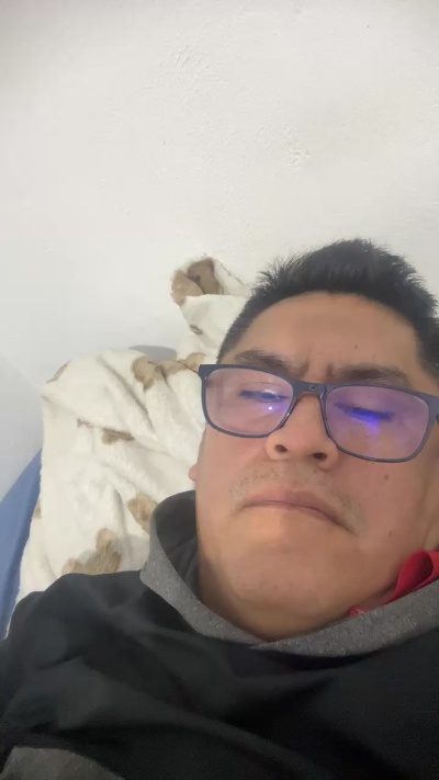 julioesperma live cam on Cam4