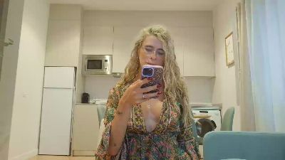 julyfucha336 live cam on Cam4