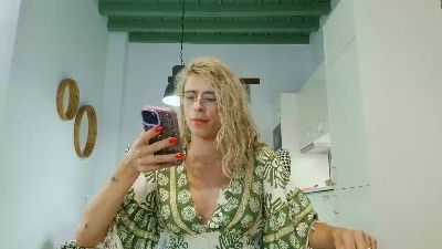 julyfucha336 live cam on Cam4