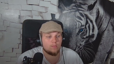 justchilling28 live cam on Cam4