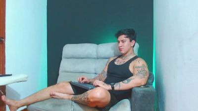 justiin_fuller live cam on Cam4
