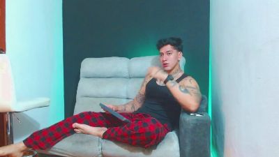 justiin_fuller live cam on Cam4